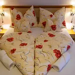 Tulipan Vendeghaz Guest house Orvenyes