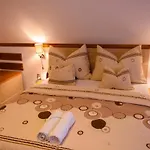 Guest house Tulipan Vendeghaz Orvenyes