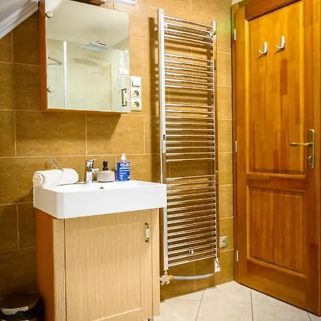 Tulipan Vendeghaz بيت ضيافة اورفينيس