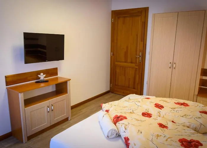 Tulipan Vendeghaz בית הארחה אורבייניאש