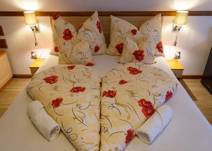 Tulipan Vendeghaz בית הארחה אורבייניאש