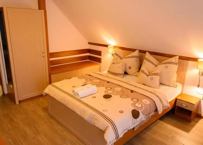 Tulipan Vendeghaz בית הארחה אורבייניאש