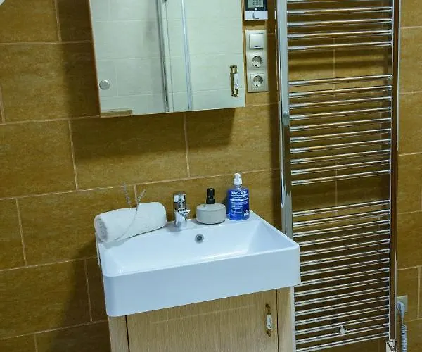 Tulipan Vendeghaz 3* אורבייניאש